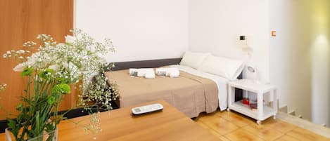 1 bedroom, iron/ironing board, Internet, bed sheets