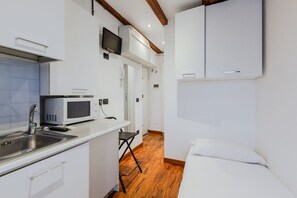 Fridge, microwave, dishwasher, toaster - Studio for 1 Sant'Ambrogio M2 - Walk everywhere! (Milano)