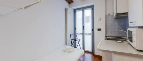 Tabla de planchar con plancha y wifi