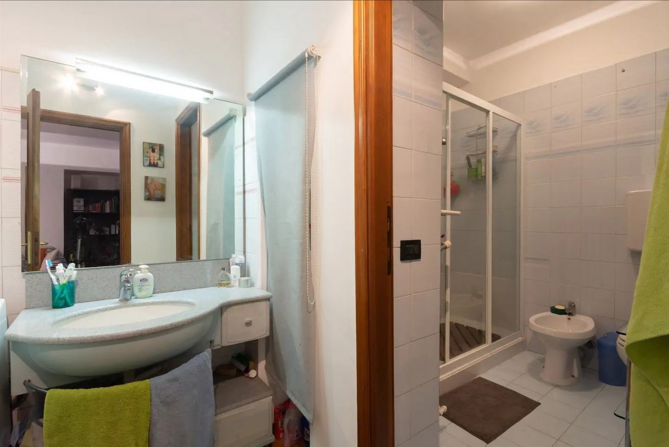 Dusche, Haartrockner, Bidet, Handtücher