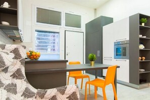 Dining - Comfortable and bright two-room apartment situated in an elegant district just outside the historic center of Bologna, a short distance from the Central Station.This apartment can comfortably accommodate up to 4 people and is equipped with every comfort, (Bologna)