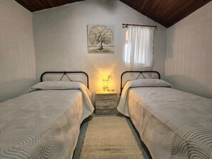 1 chambre, fer et planche à repasser, Wi-Fi gratuit, draps fournis