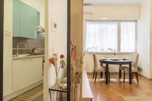 Dining - Comfortable 38sqm studio apartment located in a historic and strategic area in the center (Roma)