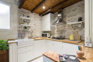 Fridge, microwave, stovetop, toaster