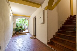 Interior - GuestHost - Brand new one bedroom apartment a short distance from the center situated on the second floor of a historic building without elevator and can accommodate up to 4 people. You will also find a well-kept small terrace overlooking the greenery fr (Bologna)