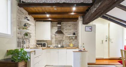 Brand new one bedroom apartment a short distance from the center situated on the second floor of a historic building without elevator and can accommodate up to 4 people. You will also find a well-kept small terrace overlooking the greenery from the windo