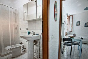 Douche, bidet