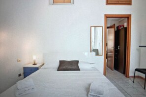 1 bedroom, iron/ironing board, internet