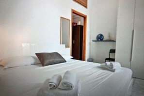 1 bedroom, iron/ironing board, internet