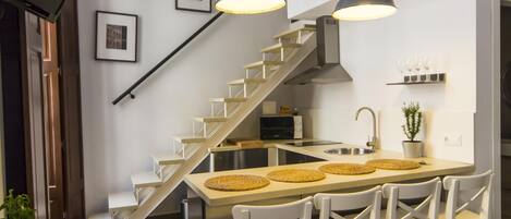 Fridge, microwave, coffee/tea maker, toaster