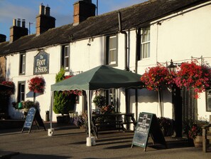 Exterior - Lake District oak-beamed cottage.Pet welcome. Summer heated outdoor pool. (Greystoke)