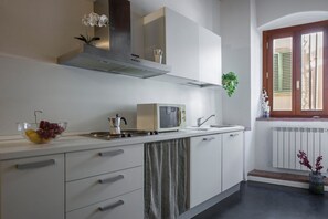 Fridge, microwave, stovetop, highchair