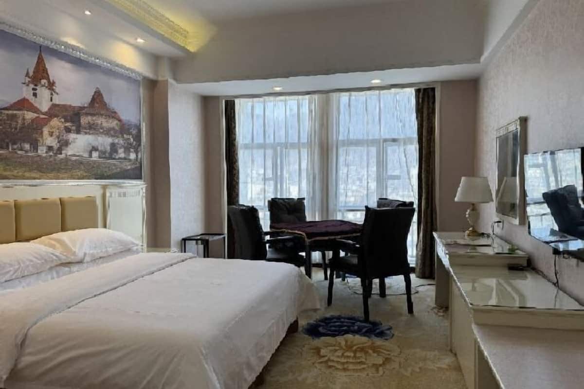 Desk, blackout drapes, iron/ironing board, free WiFi
