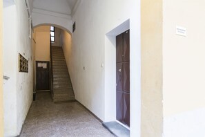 Interior - GuestHost - Cozy apartment of 27 sqm located in a strategic position a short distance from the University of Bologna. The particular position of the house allows to reach easily the historical center, the fair, the station and the airport. It is the perf (Bologna)
