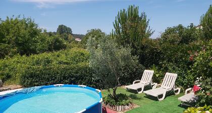 3 bedroom farmhouse with 3m splash pool, sleeps 6/8, pretty views, Arganil 2 km