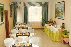 Desayuno completo incluido todos los días