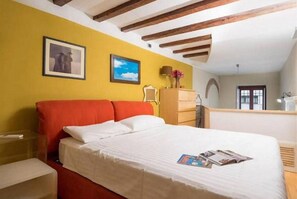 1 bedroom, iron/ironing board, WiFi