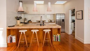 House, 3 Bedrooms | Private kitchen - Executive residence in Freeman's Bay (Auckland)
