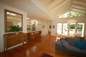 Ferienhaus, 3 Schlafzimmer | Wohnbereich | Flachbildfernseher