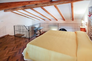 1 chambre, fer et planche Ă repasser