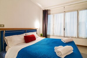 1 bedroom, desk, iron/ironing board, WiFi