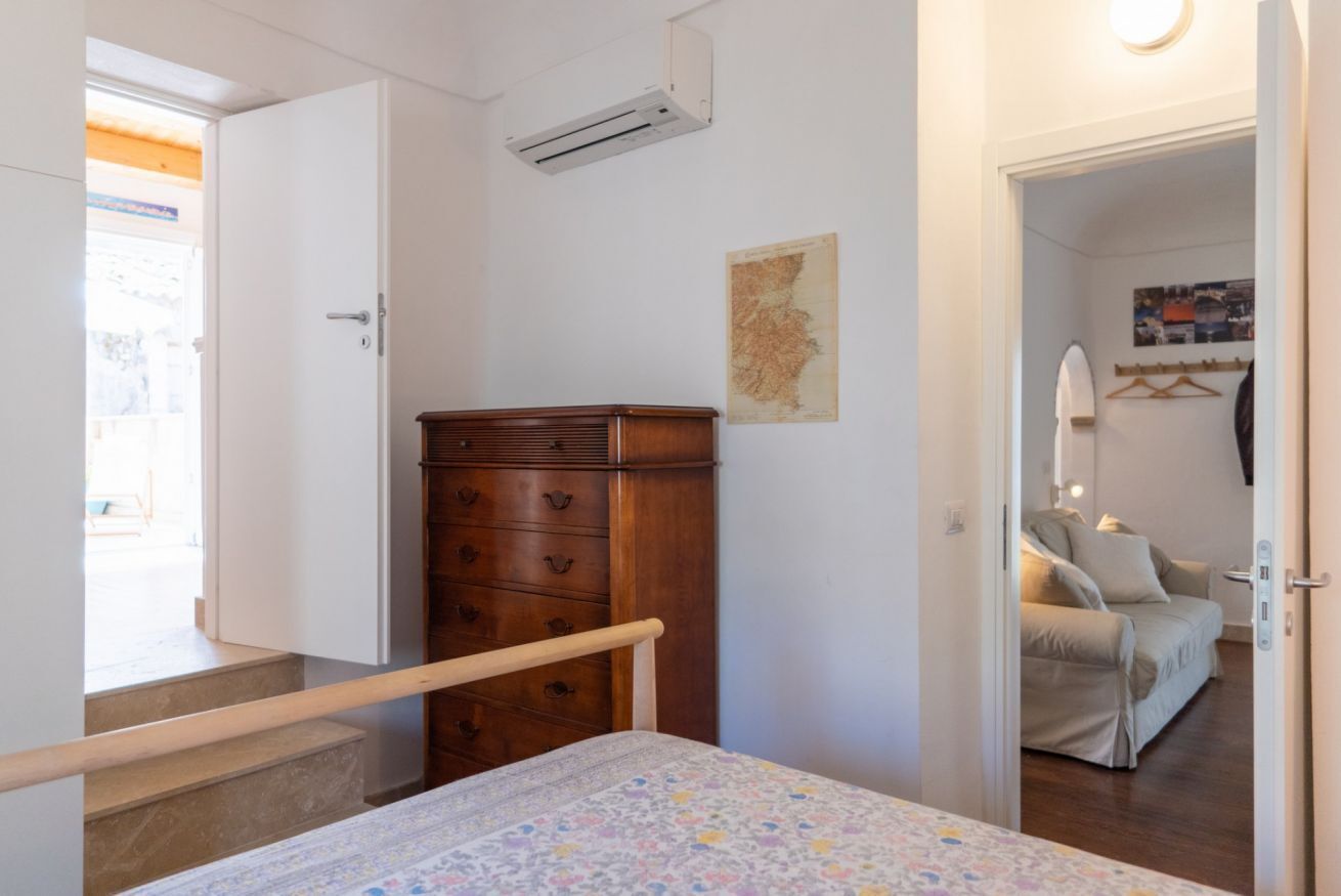 2 bedrooms, iron/ironing board, WiFi