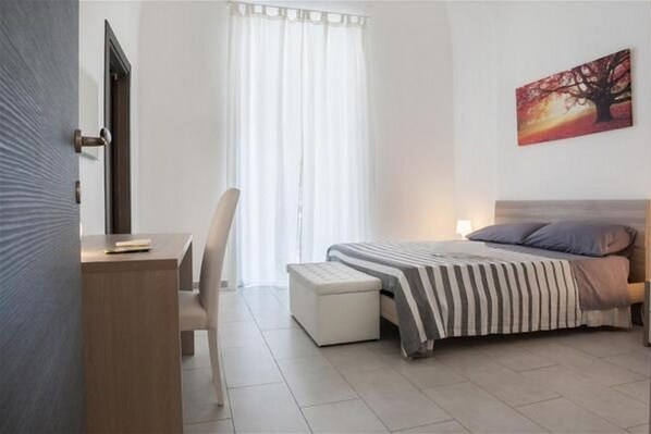 2 chambres, fer et planche à repasser, Wi-Fi, literie fournie