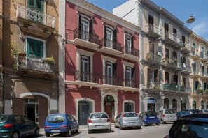 Exterior - 8. Brand new Apt. X 4 with Balcony and WiFi! (Bari)