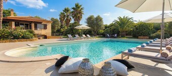 ClickSardegna Villa Paradiso with swimming pool and exclusive tennis court