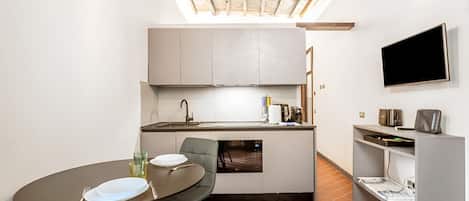 Fridge, microwave, stovetop, toaster