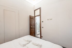 Iron/ironing board, WiFi