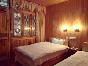 Quarto duplo econômico, vários quartos | Roupas de cama premium, edredons de pluma, individualmente decorados