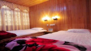 Economy Twin Room, Multiple Bedrooms | Premium bedding, down duvets, individually decorated, free WiFi