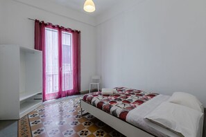 1 camera, ferro/asse da stiro, Wi-Fi, lenzuola
