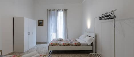 1 Schlafzimmer, Schreibtisch, Bügeleisen/Bügelbrett, WLAN