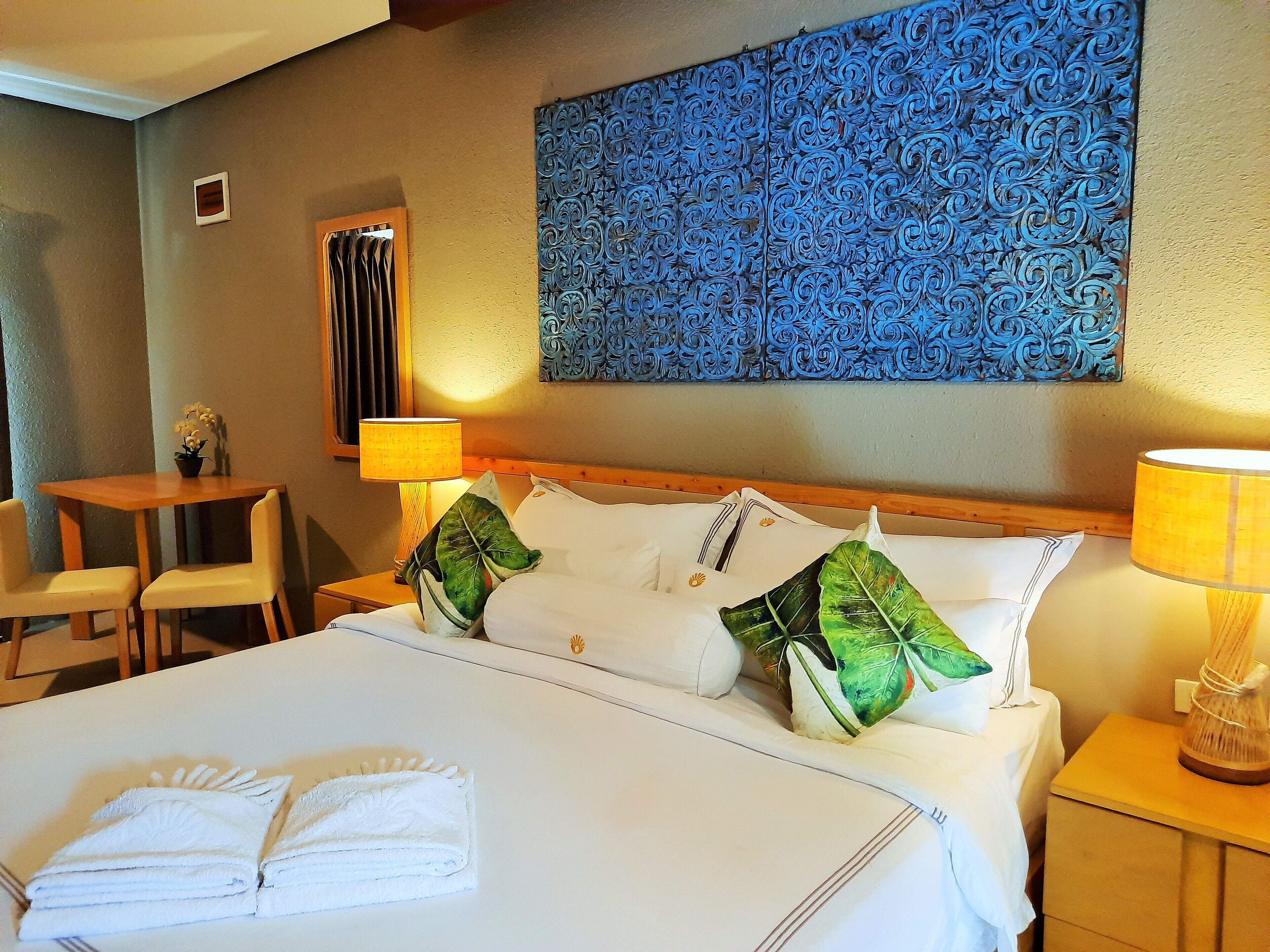 suite room | egyptian cotton sheets, premium bedding, free wifi