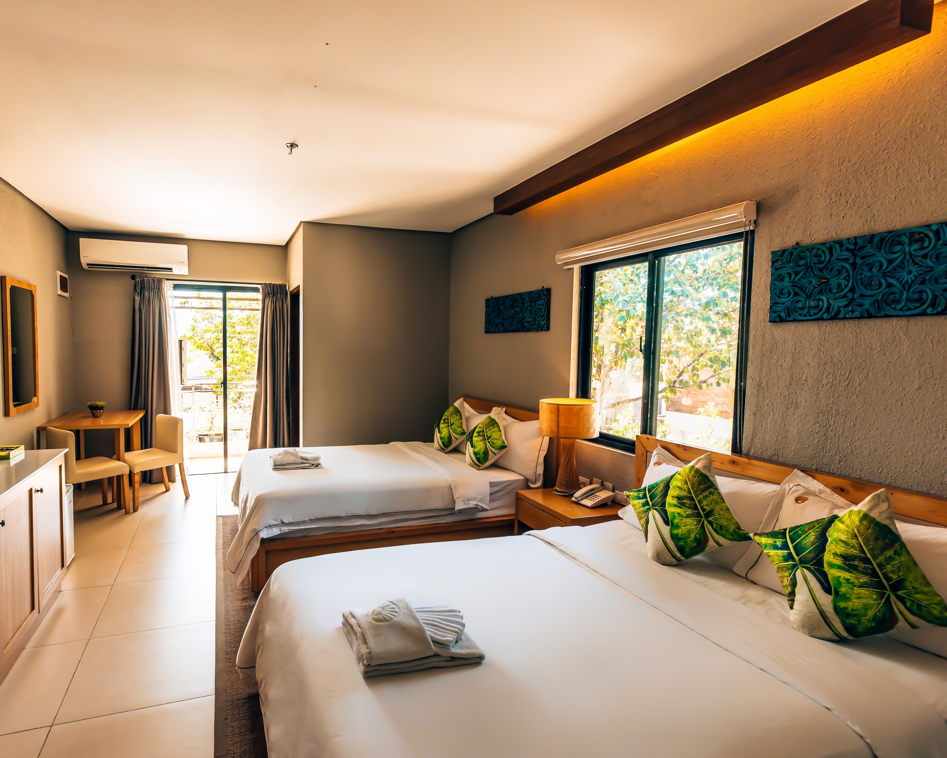 deluxe room | egyptian cotton sheets, premium bedding, free wifi