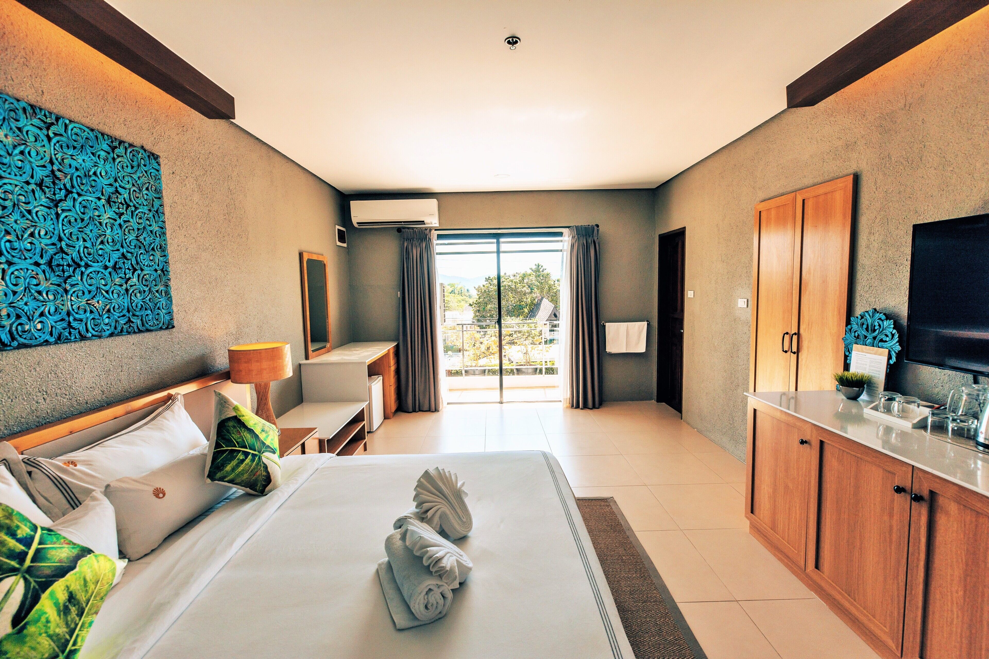 suite room | egyptian cotton sheets, premium bedding, free wifi