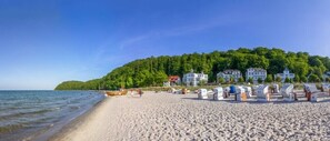 Beach nearby - Close to the beach-3 room apartment with balcony-center of Binz-Villa Hildegard-App.7 (Ostseebad Binz)