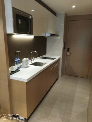 Coffee/tea maker, electric kettle - Manhattan Langde Apartment (Guangzhou)