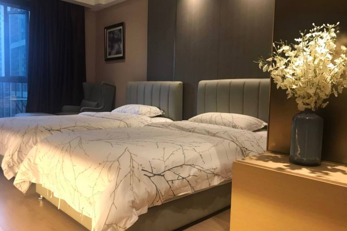 Quarto duplo, 2 camas de solteiro, para não fumantes | Escrivaninha, cortinas blackout, Wi-Fi de cortesia, roupa de cama