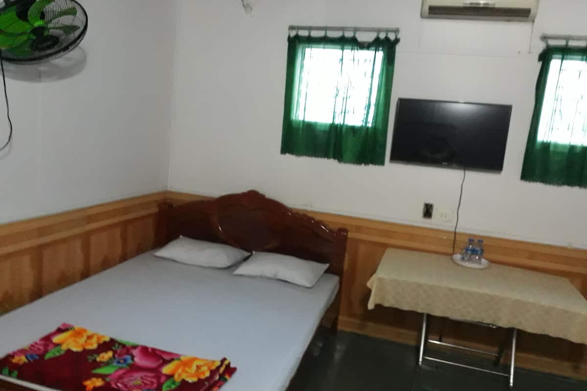 Single Room | Desk, soundproofing, free WiFi
