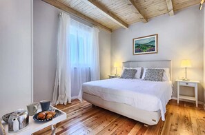 6 makuuhuonetta, silitysrauta/-lauta, vauvan matkasänky, ilmainen Wi-Fi