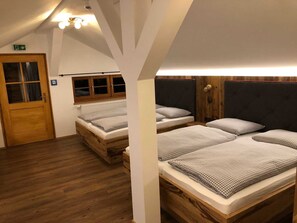 1 bedroom, travel cot, WiFi, bed sheets