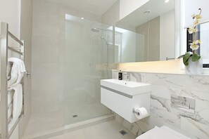 Bathroom - Sugar Lane Penthouse - Birkenhead (Auckland)