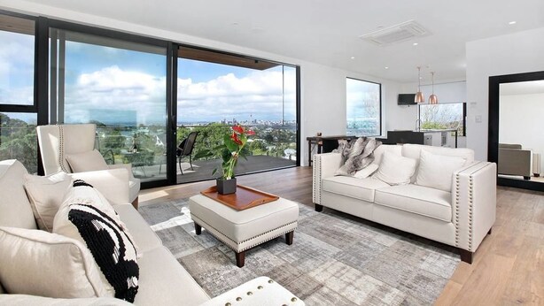 Penthouse | Living area | Flat-screen TV - Sugar Lane Penthouse - Birkenhead (Auckland)