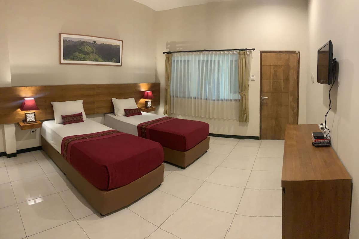 Standard Twin Room | Desk, soundproofing, free WiFi, bed sheets