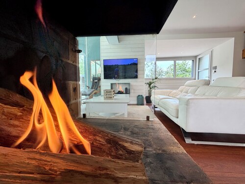 Luxury villa, heated pool at 30 °, Spa at 37 °, 200 m beach and trails