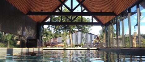 Innenpool, beheizter Pool