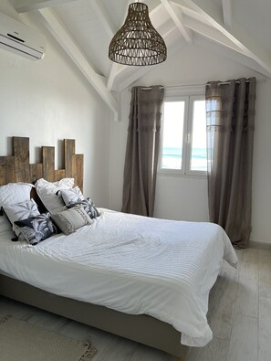 3 slaapkamers, een strijkplank/strijkijzer, wifi, beddengoed